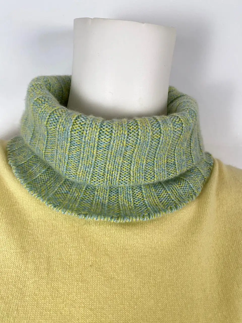 NWT Chanel 01A 2001 Fall green yellow turtleneck sweater blouse FR 40 US 4