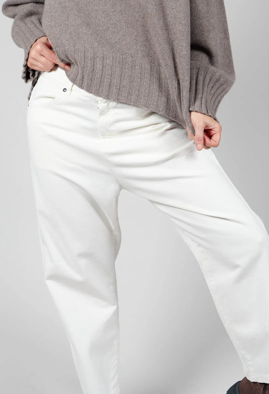 Straight Leg Jeans in White