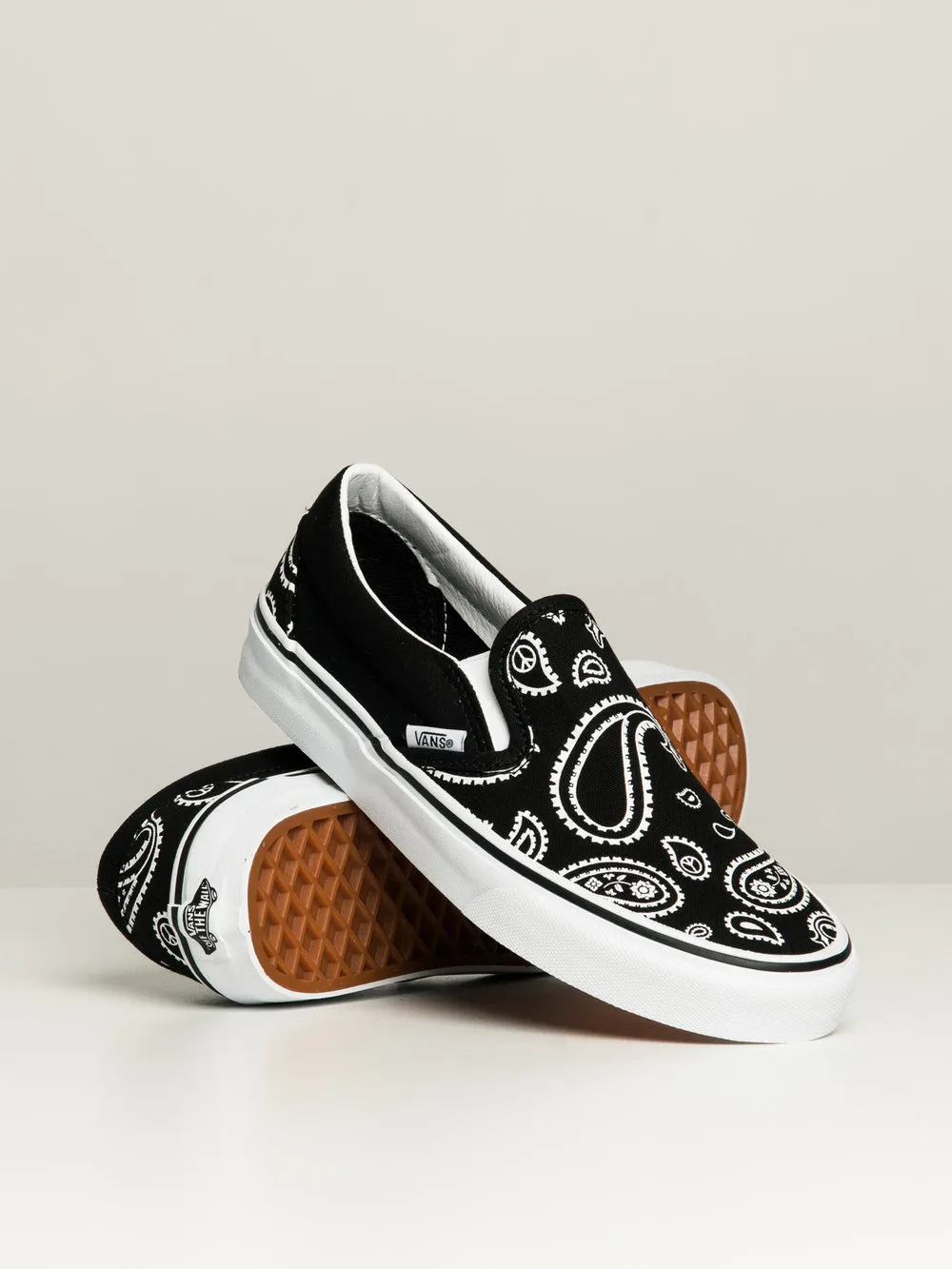 VANS WOMENS VANS CLASSIC SLIP ON SNEAKER - CLEARANCE